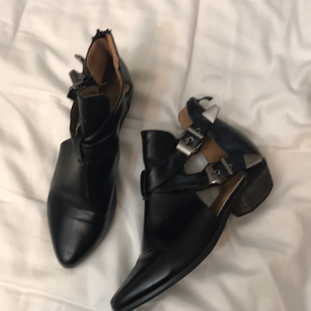 Black cut out buckle botties